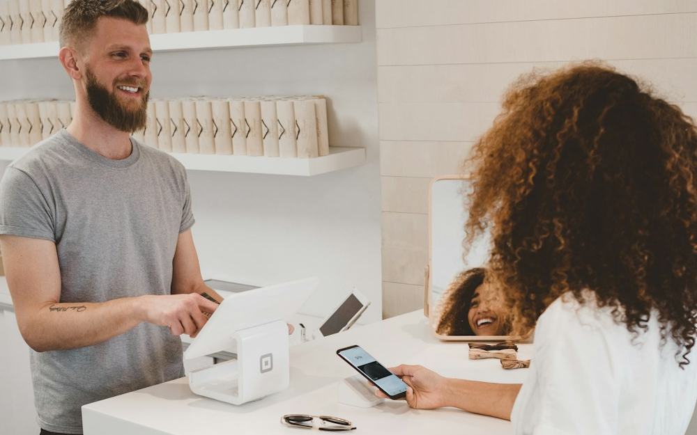 Get paid faster: e-transfer habits that shorten your receivables